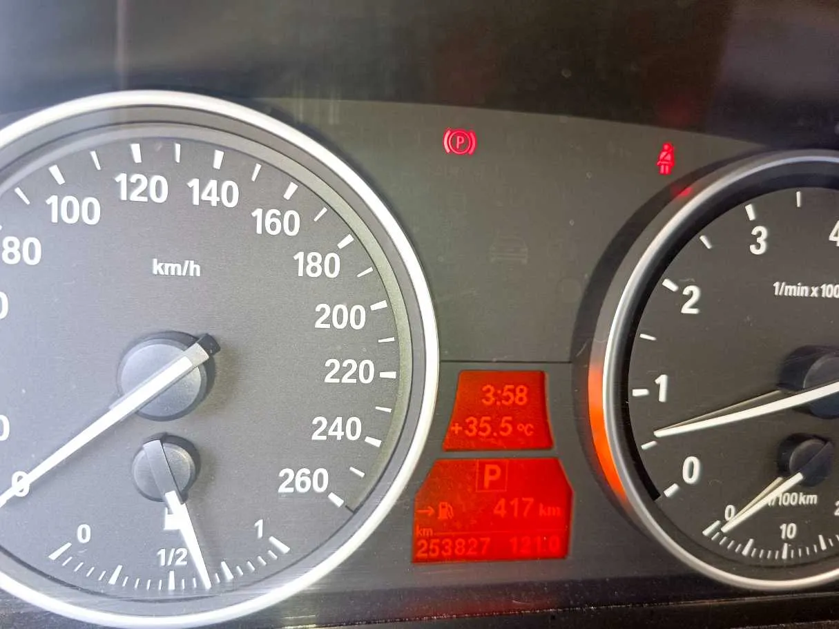 Car image 25