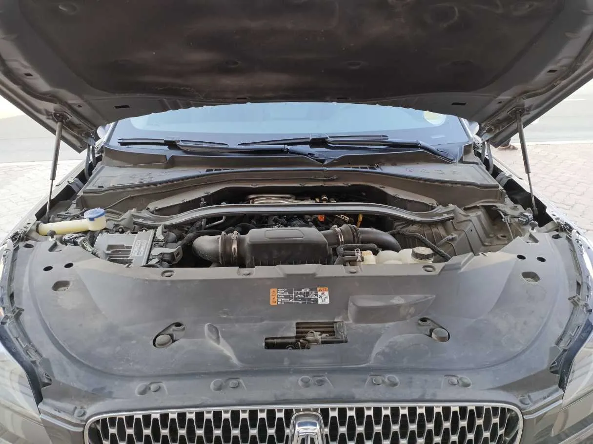 Car image 25