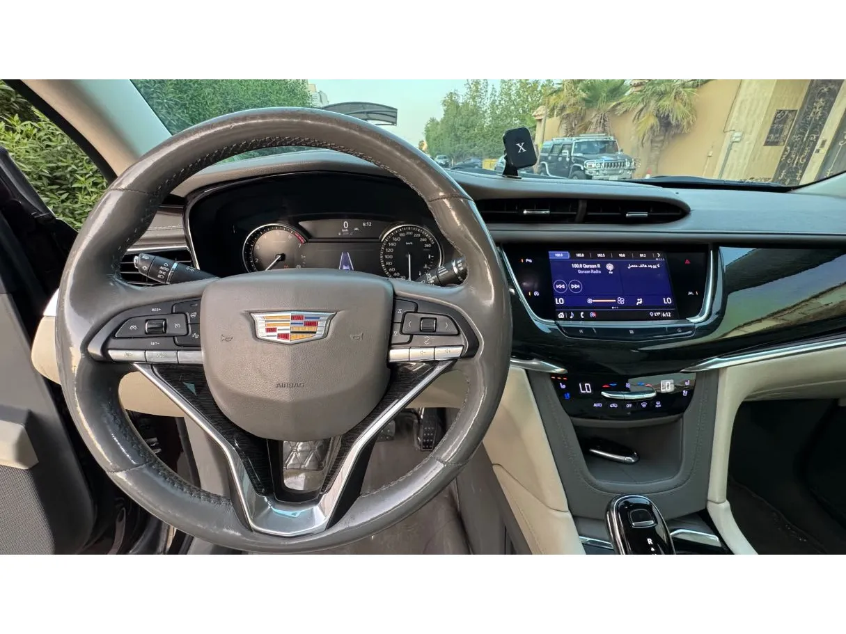 Car image 18