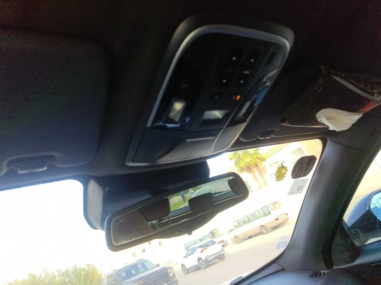 Car image 33