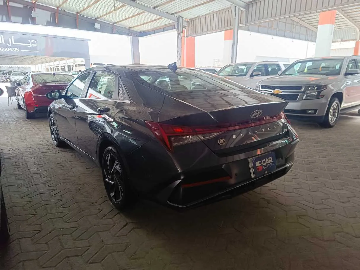 Car image 7