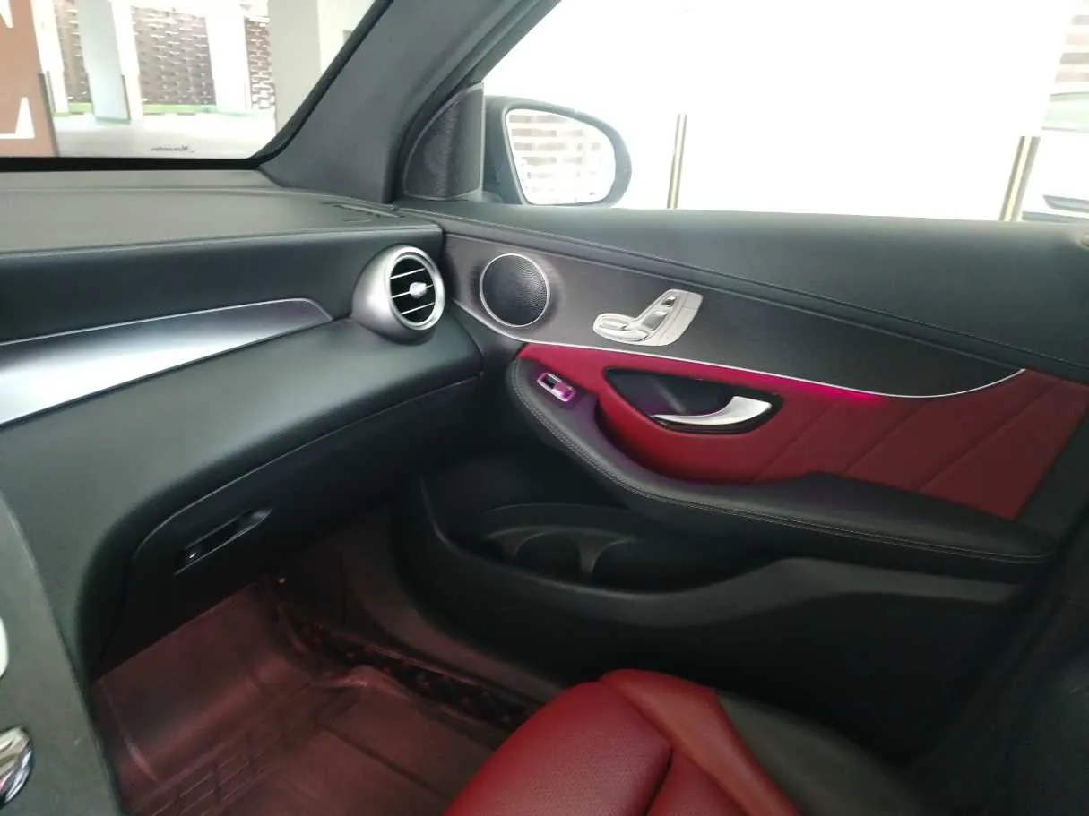 Car image 37