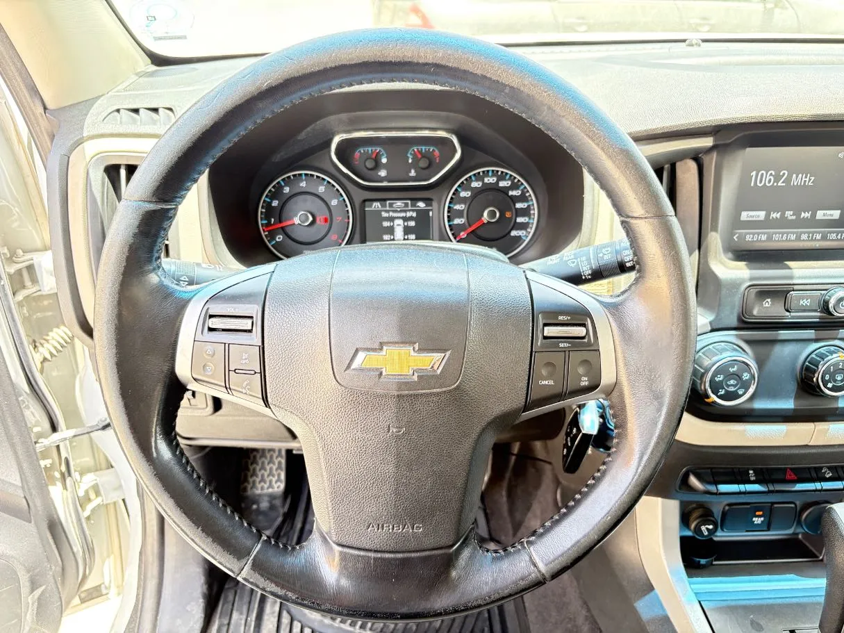 Car image 24