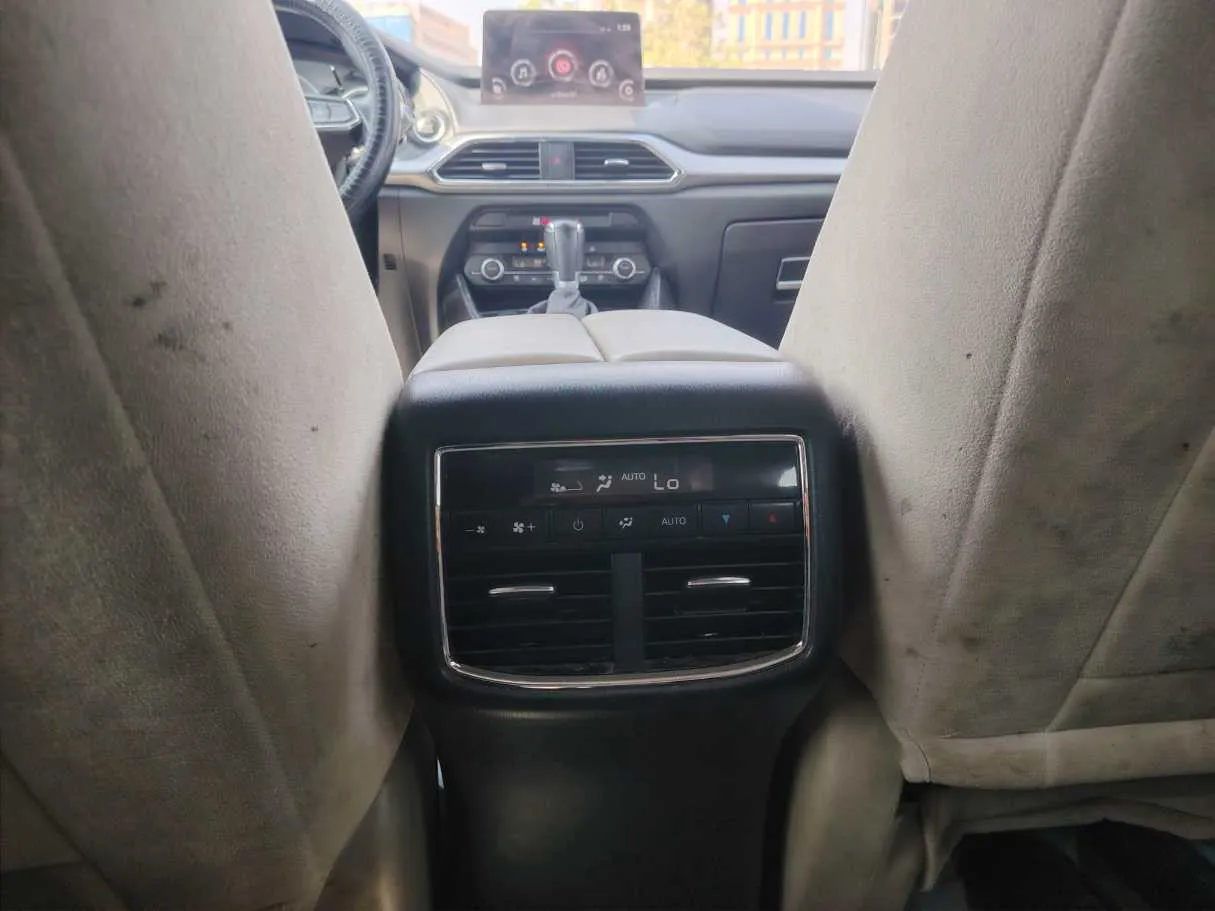 Car image 34