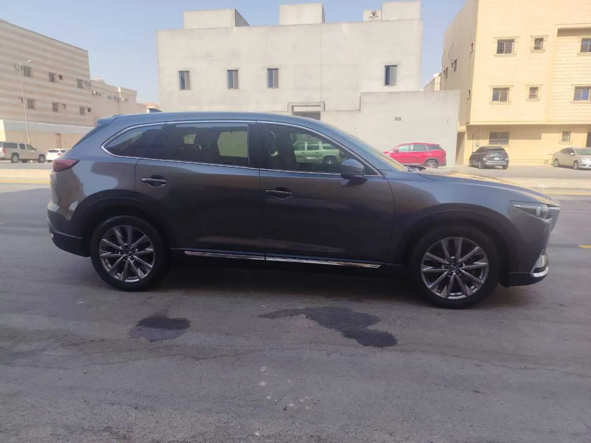 Car image 4
