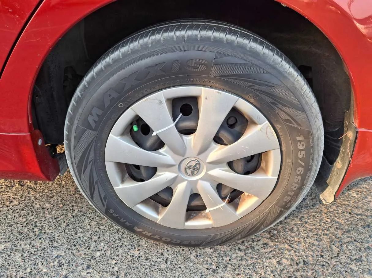 Car image 9