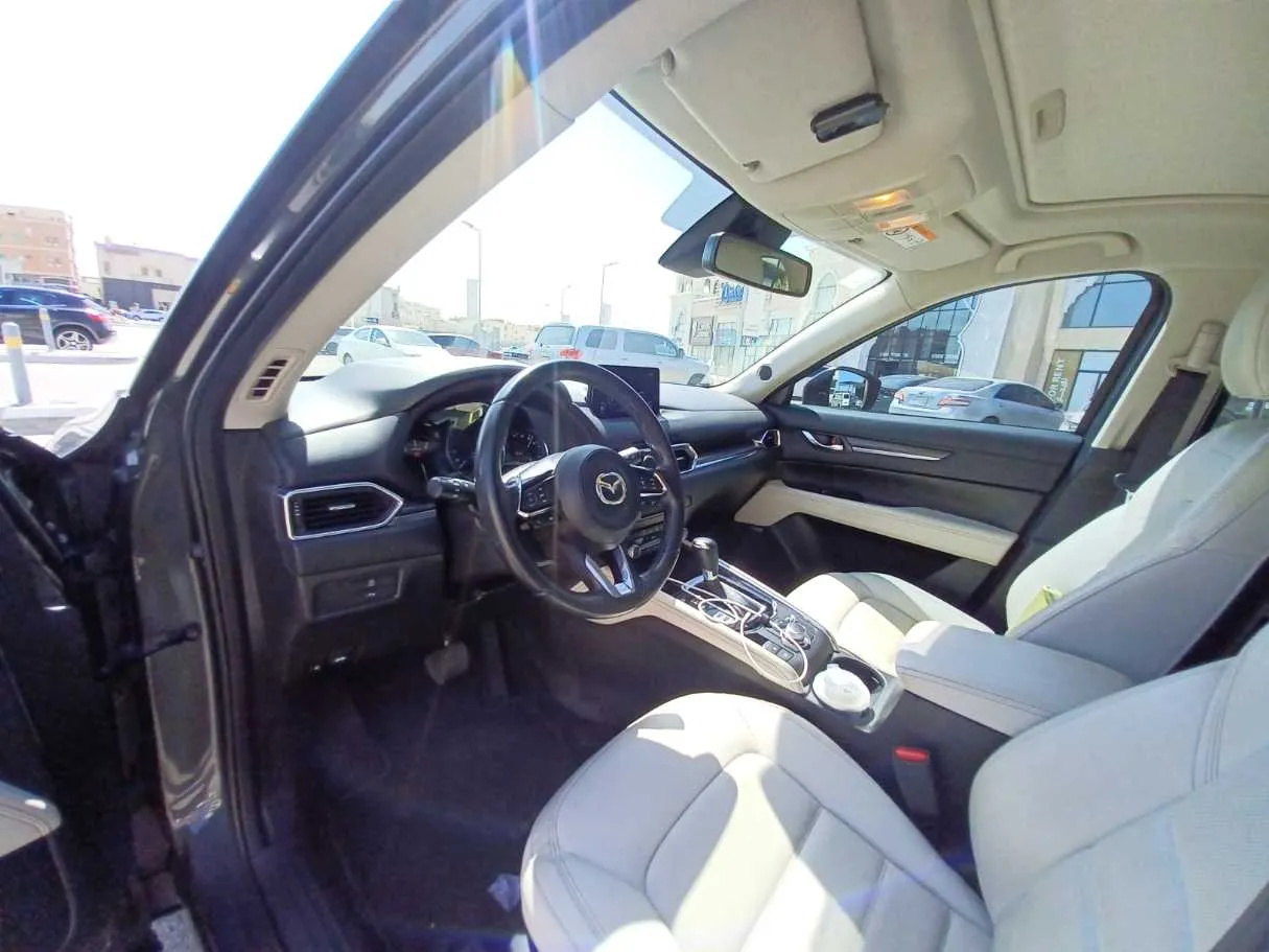 Car image 11