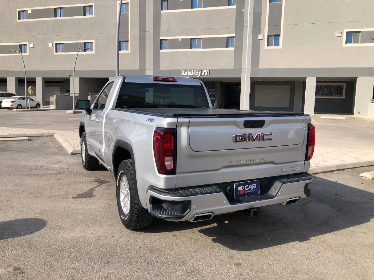 Car image 7