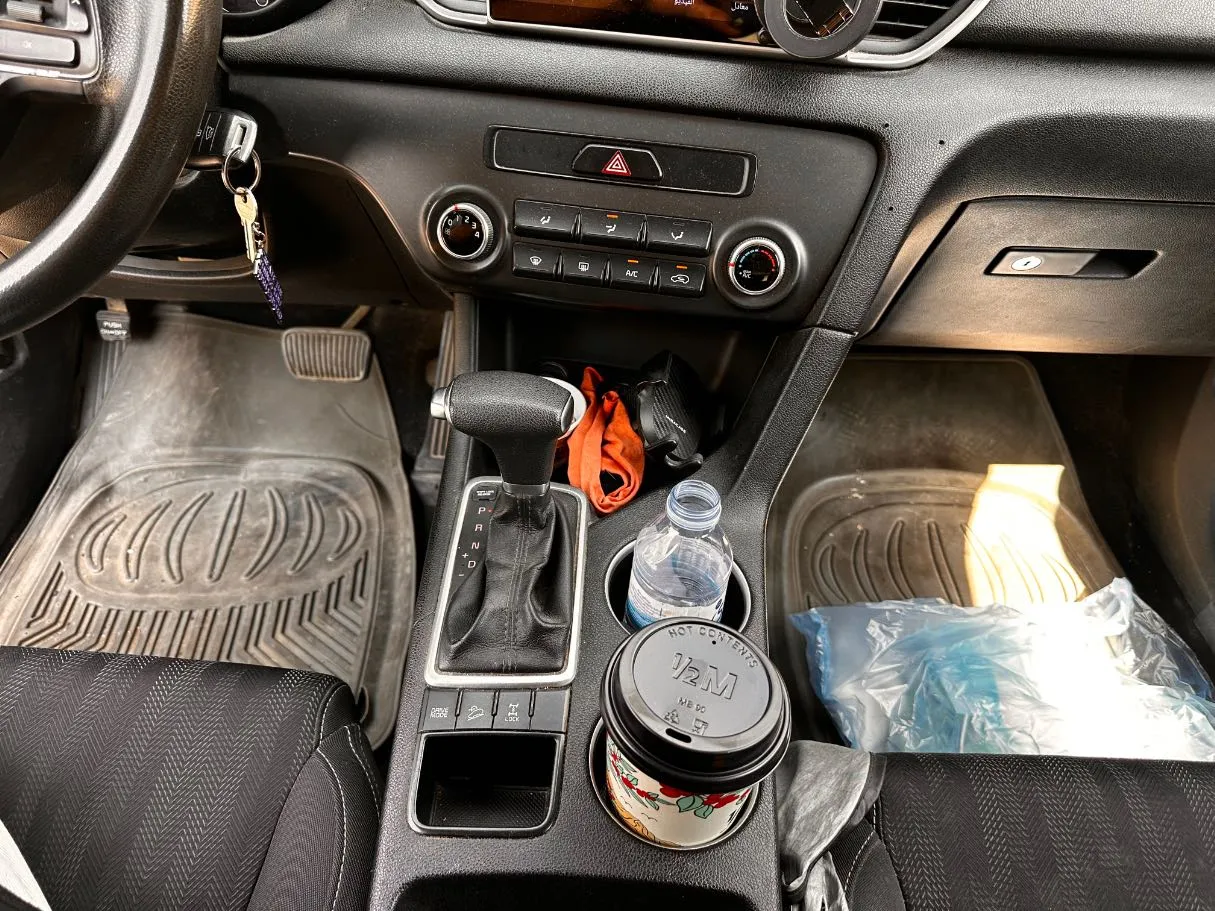 Car image 17