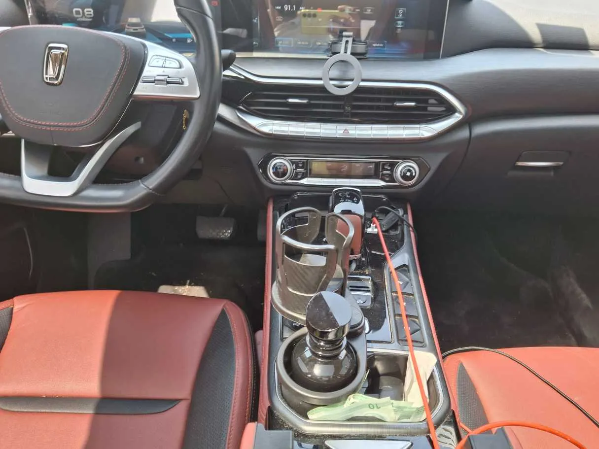 Car image 16