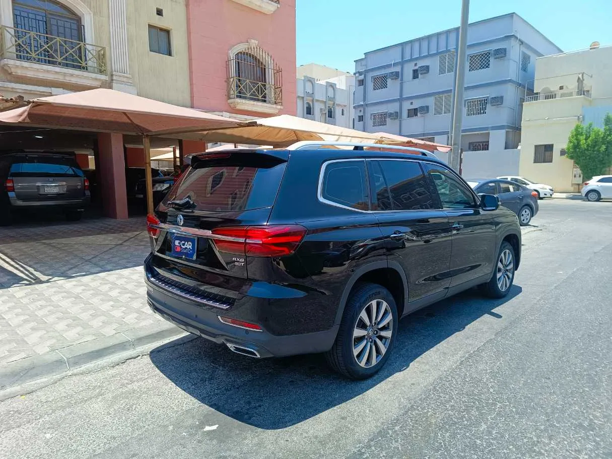 Car image 5