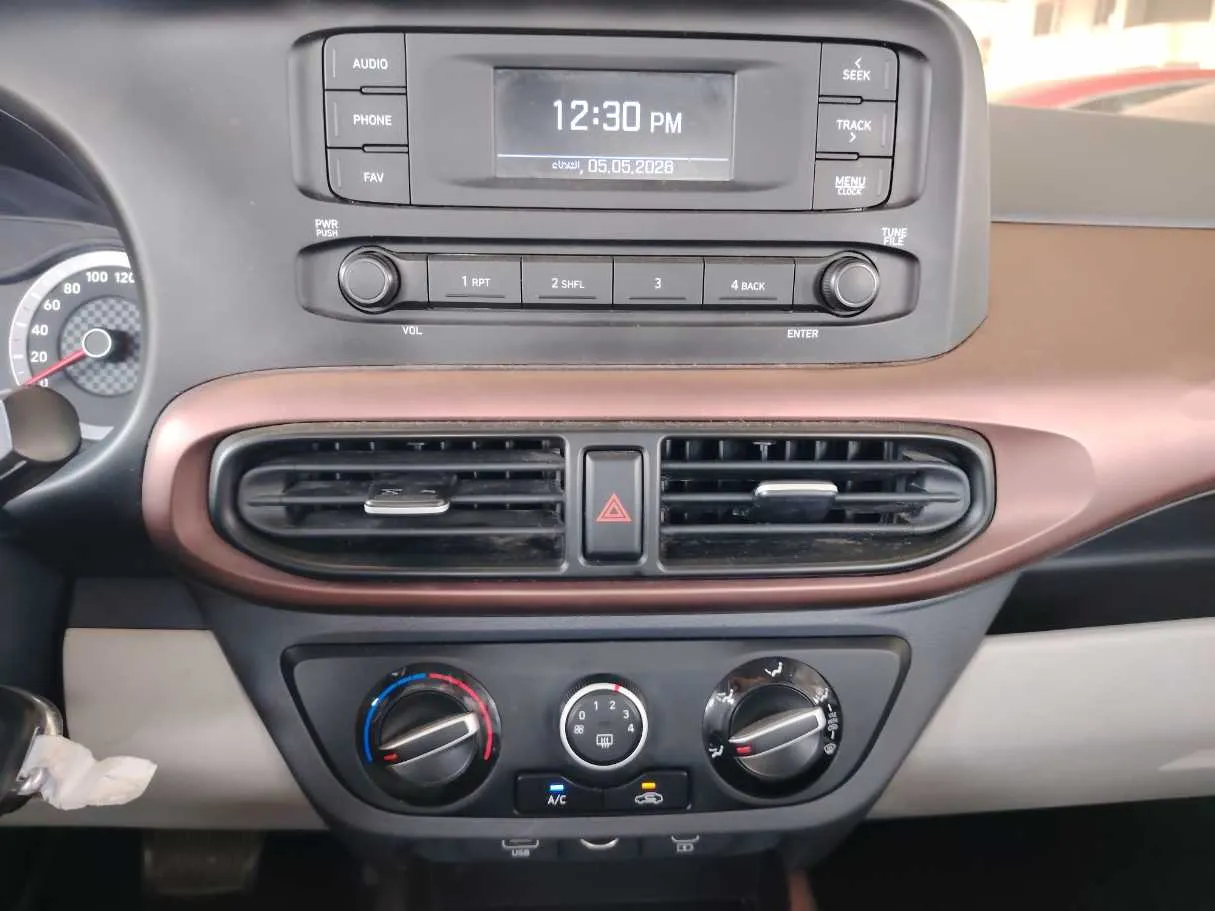 Car image 17