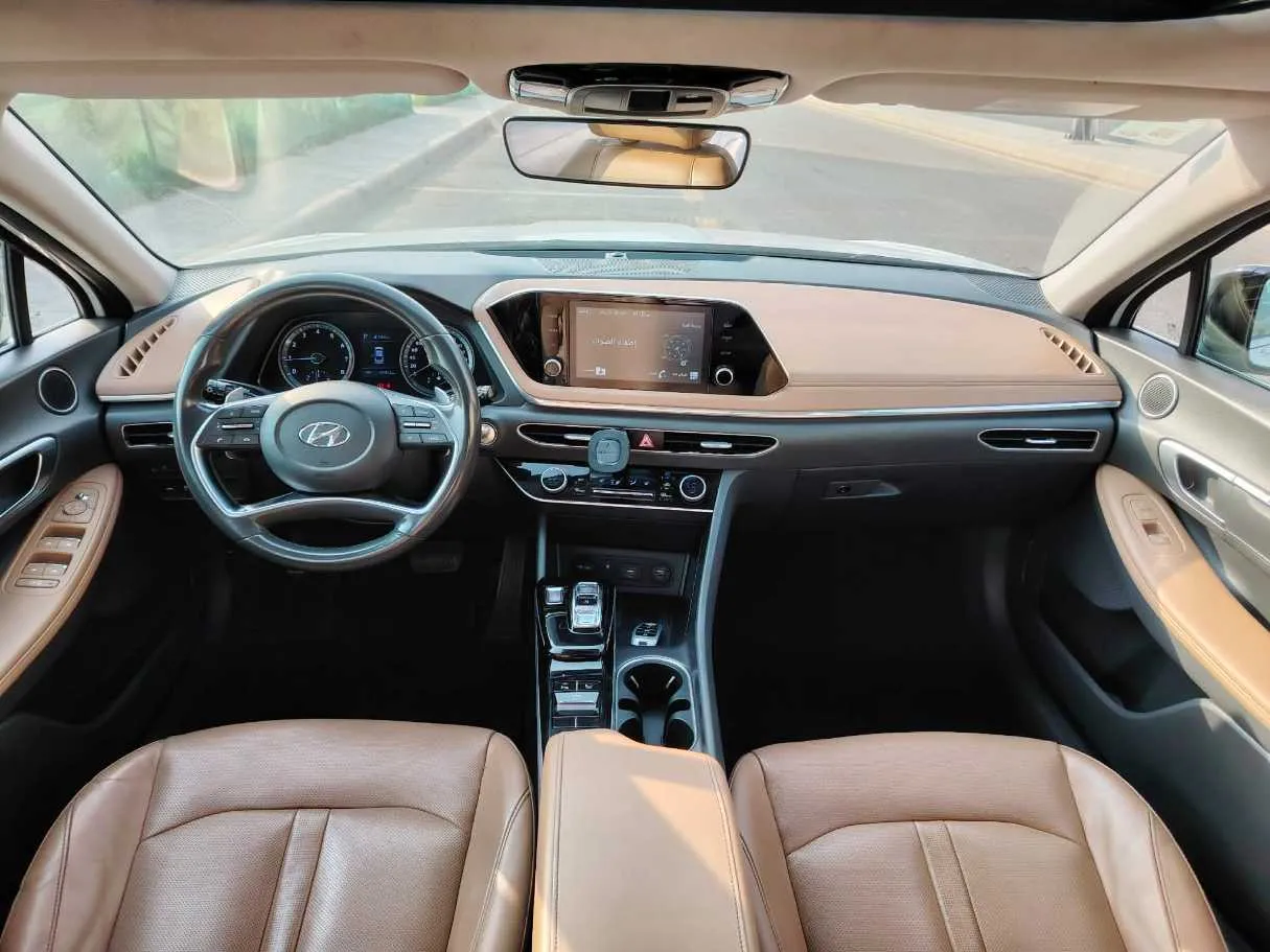 Car image 23