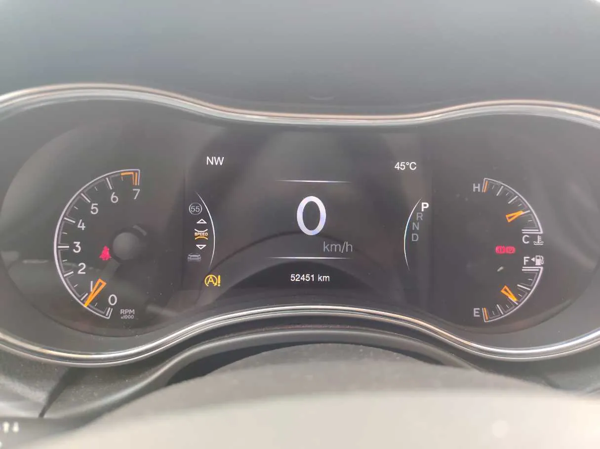 Car image 25