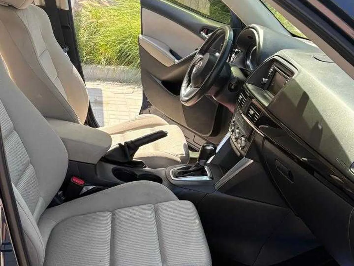 Car image 10