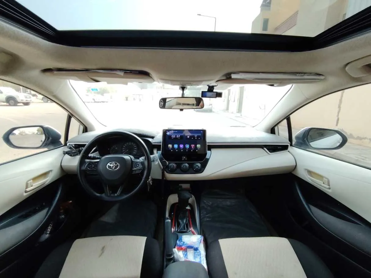 Car image 18