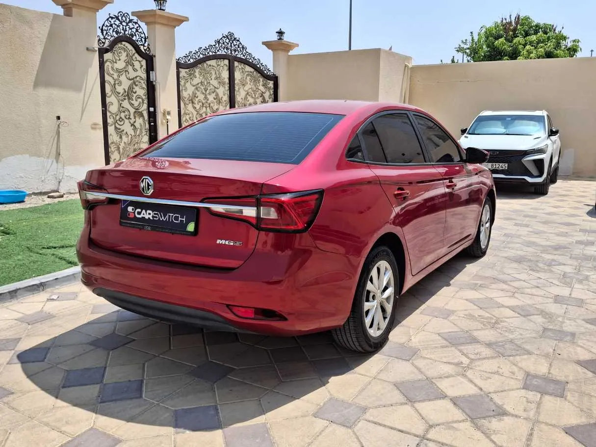 Car image 5