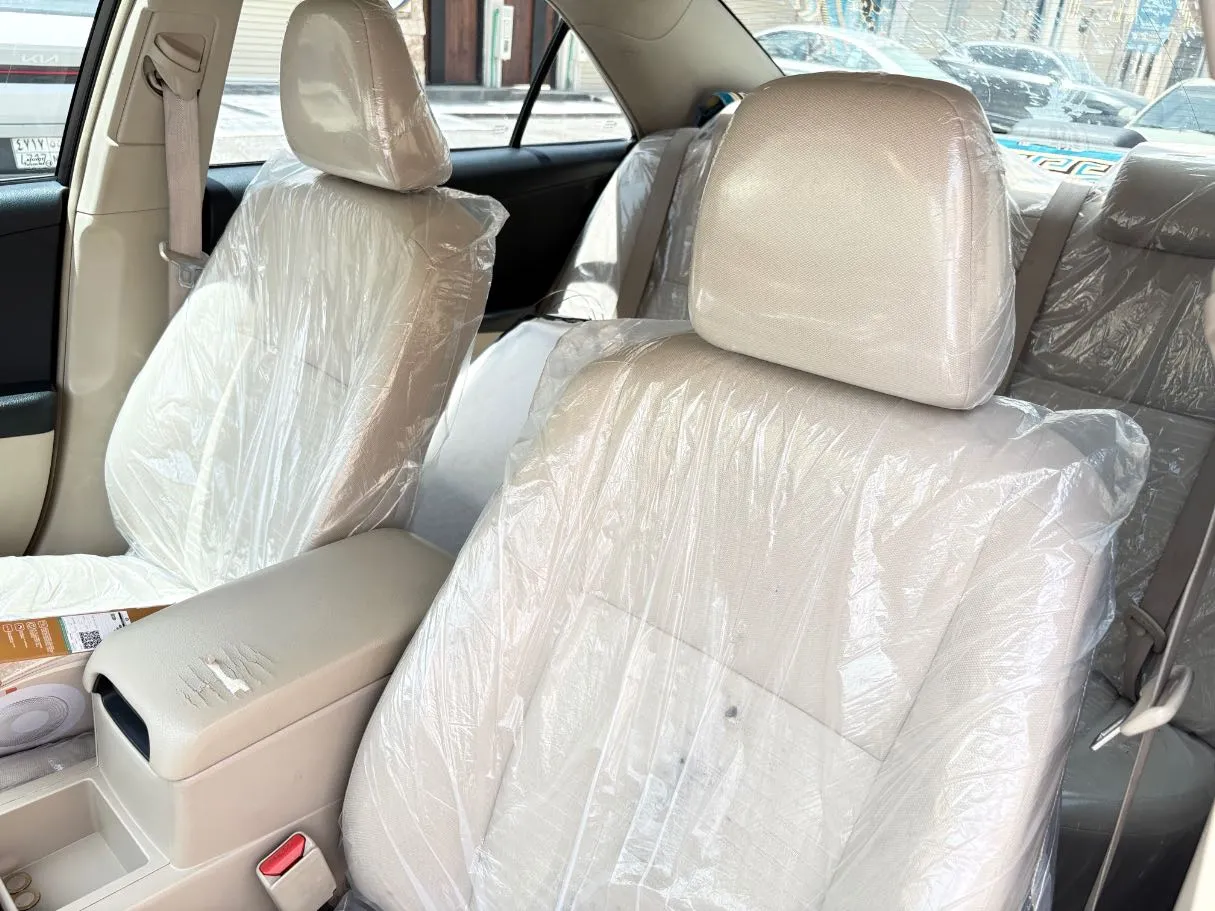 Car image 12
