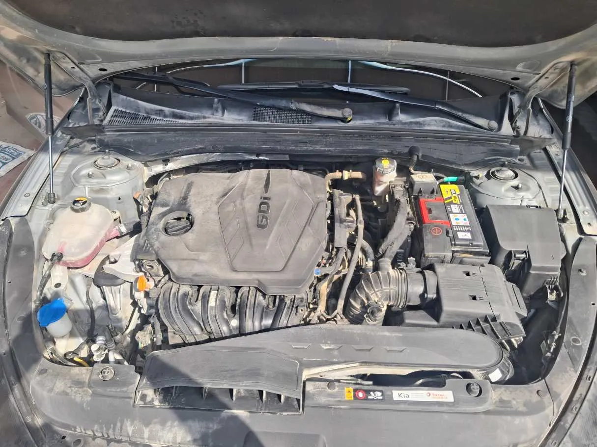 Car image 19