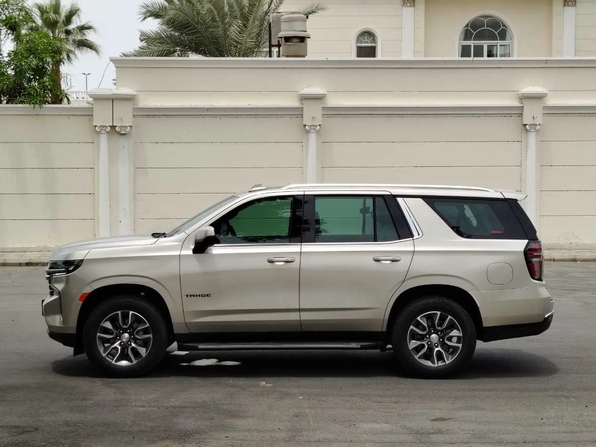 Car image 8