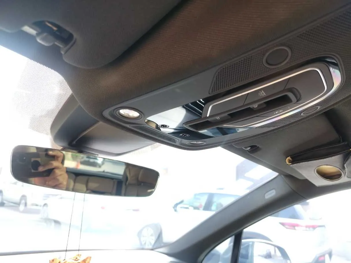 Car image 32