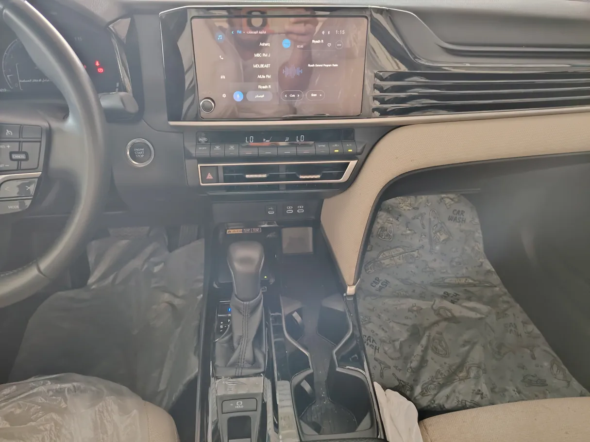 Car image 23