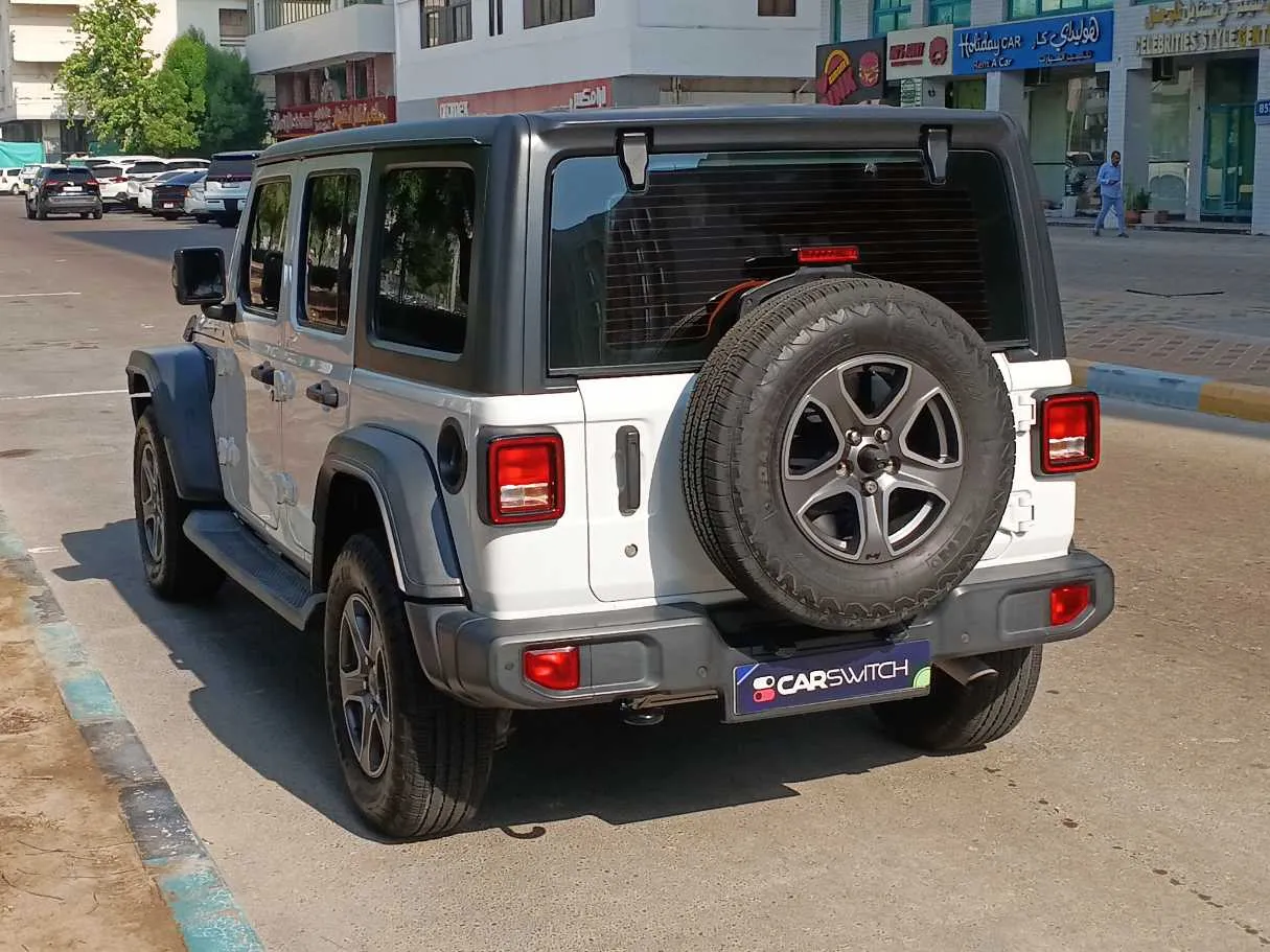Car image 7