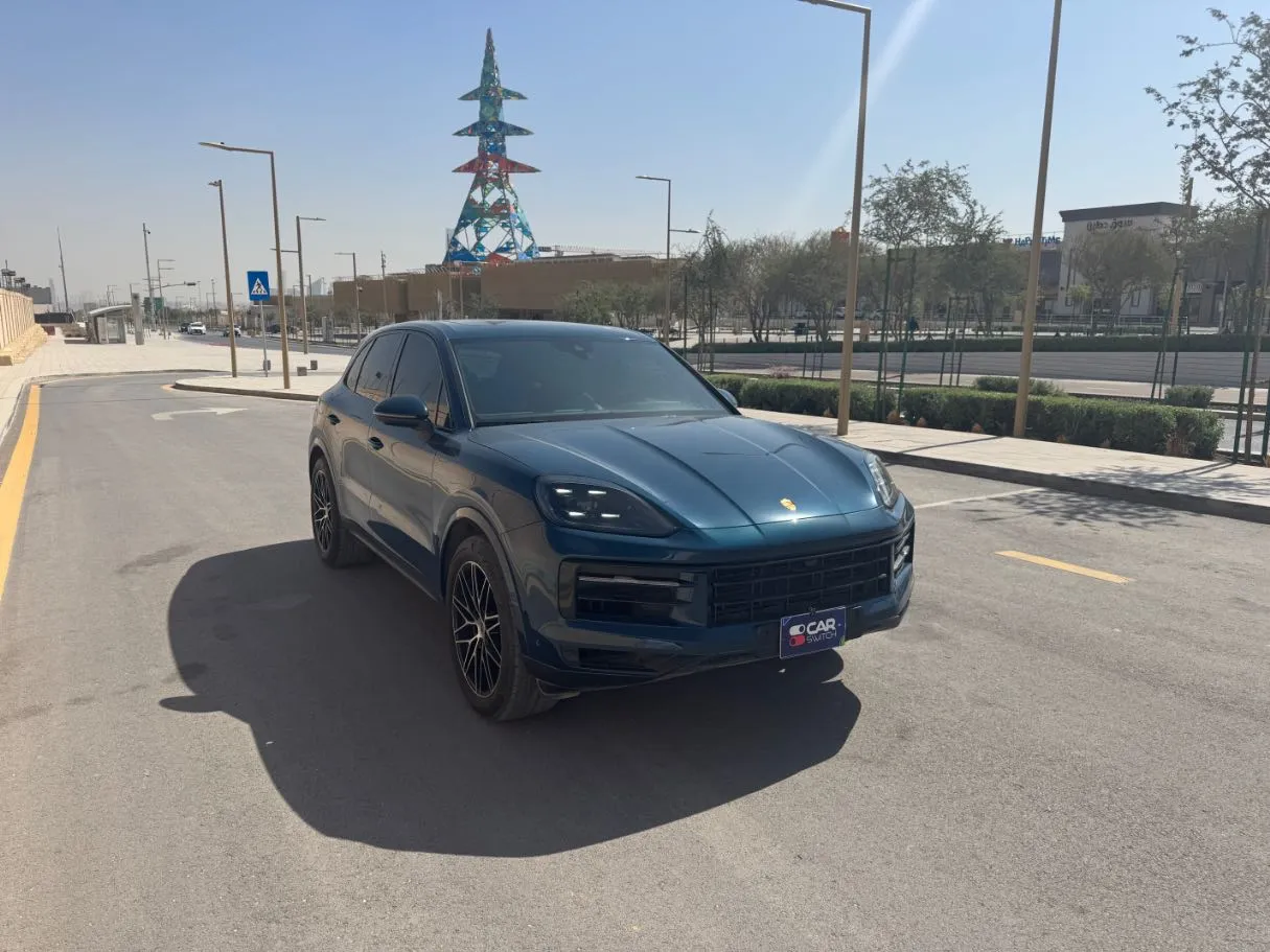 Car image 3