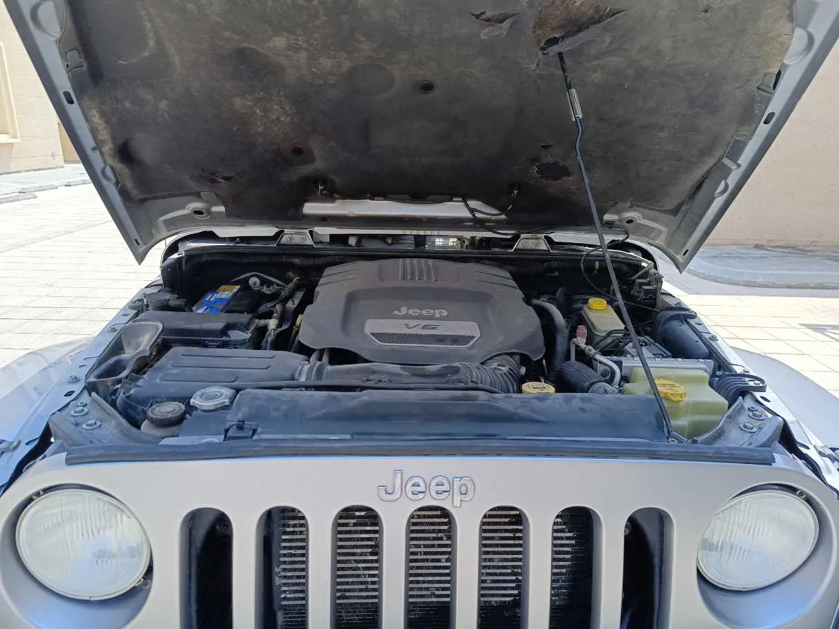 Car image 30