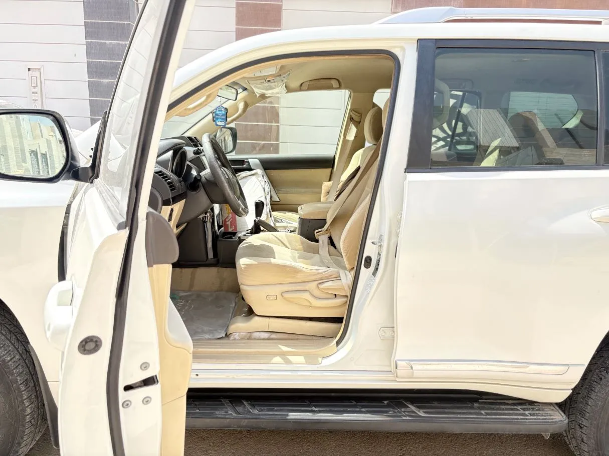 Car image 11