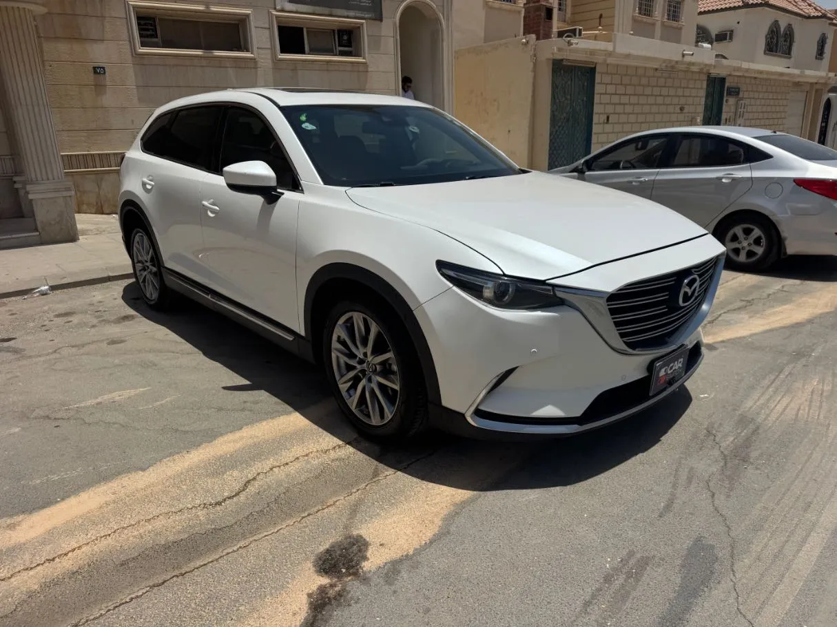 Car image 3