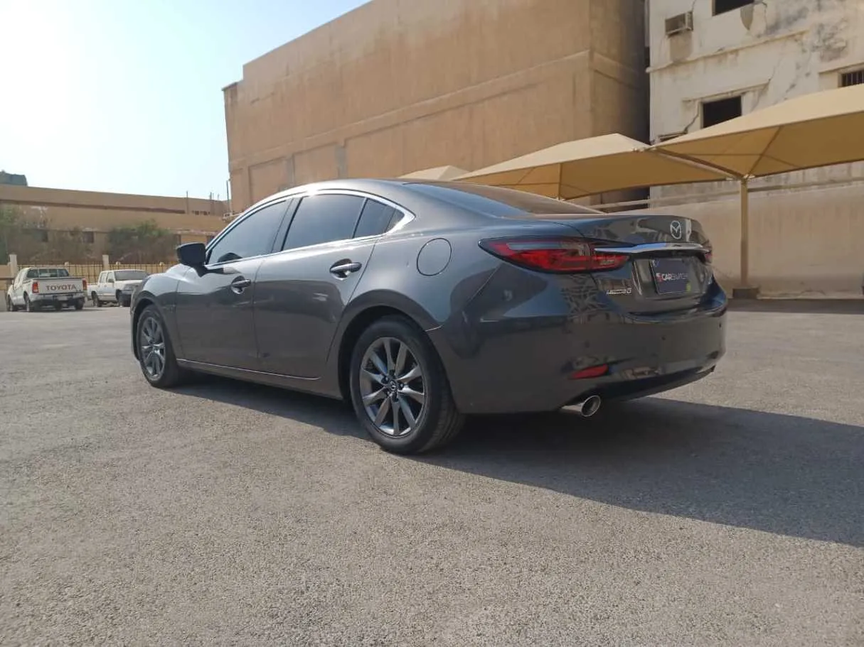 Car image 7