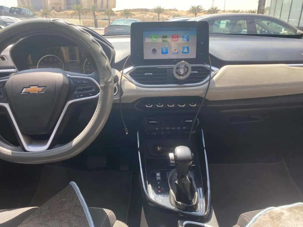 Car image 16