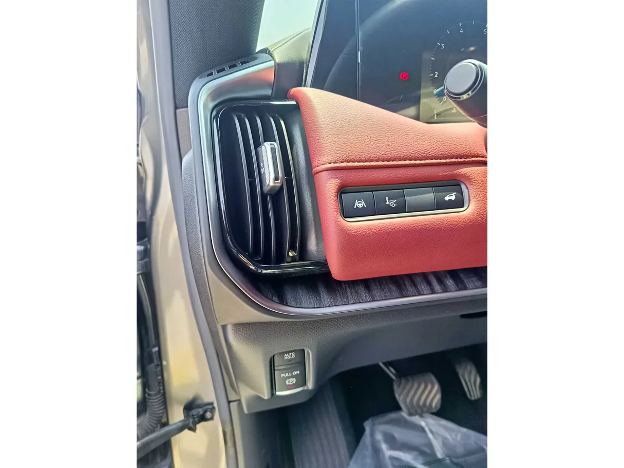 Car image 38