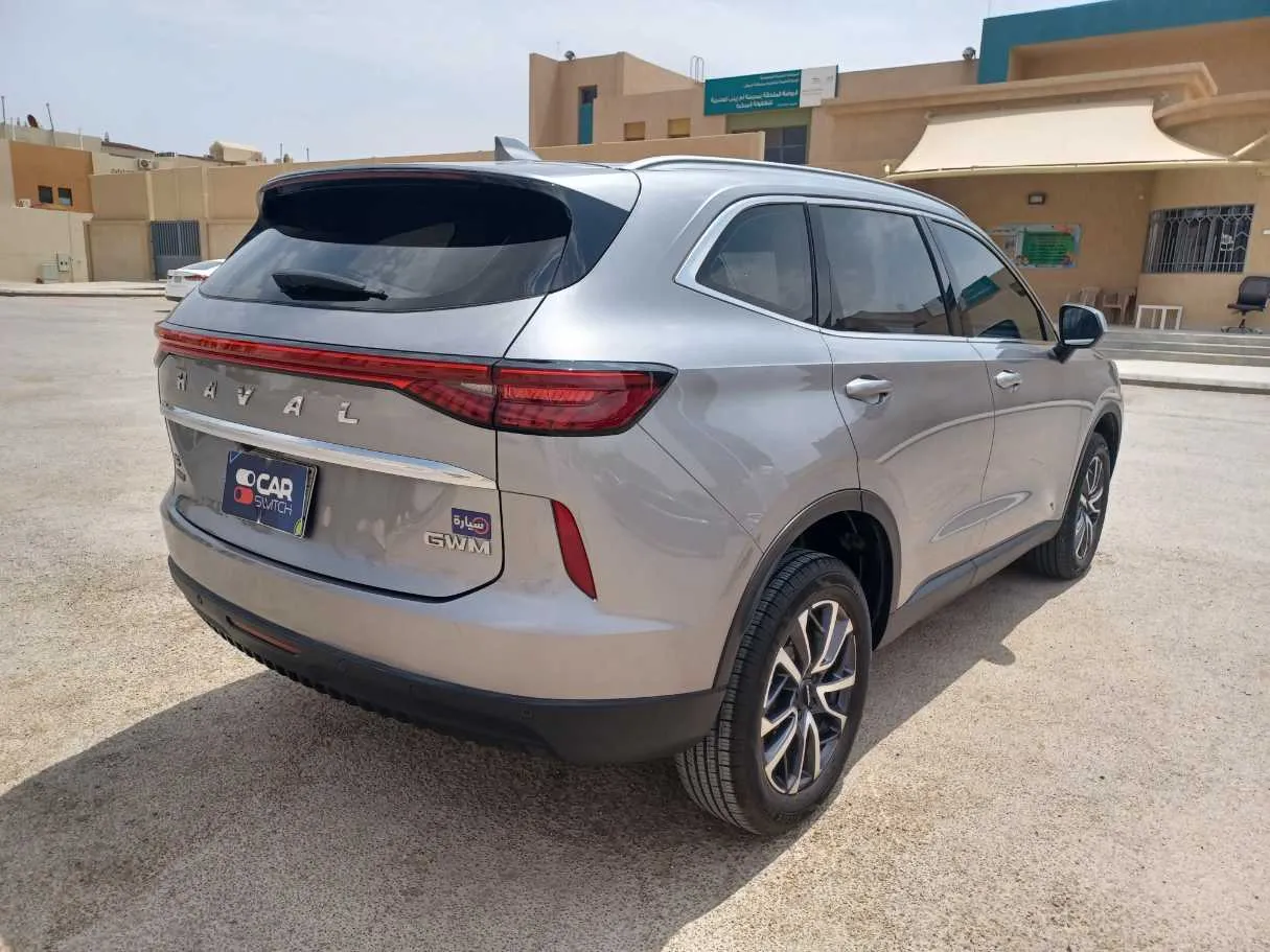 Car image 5