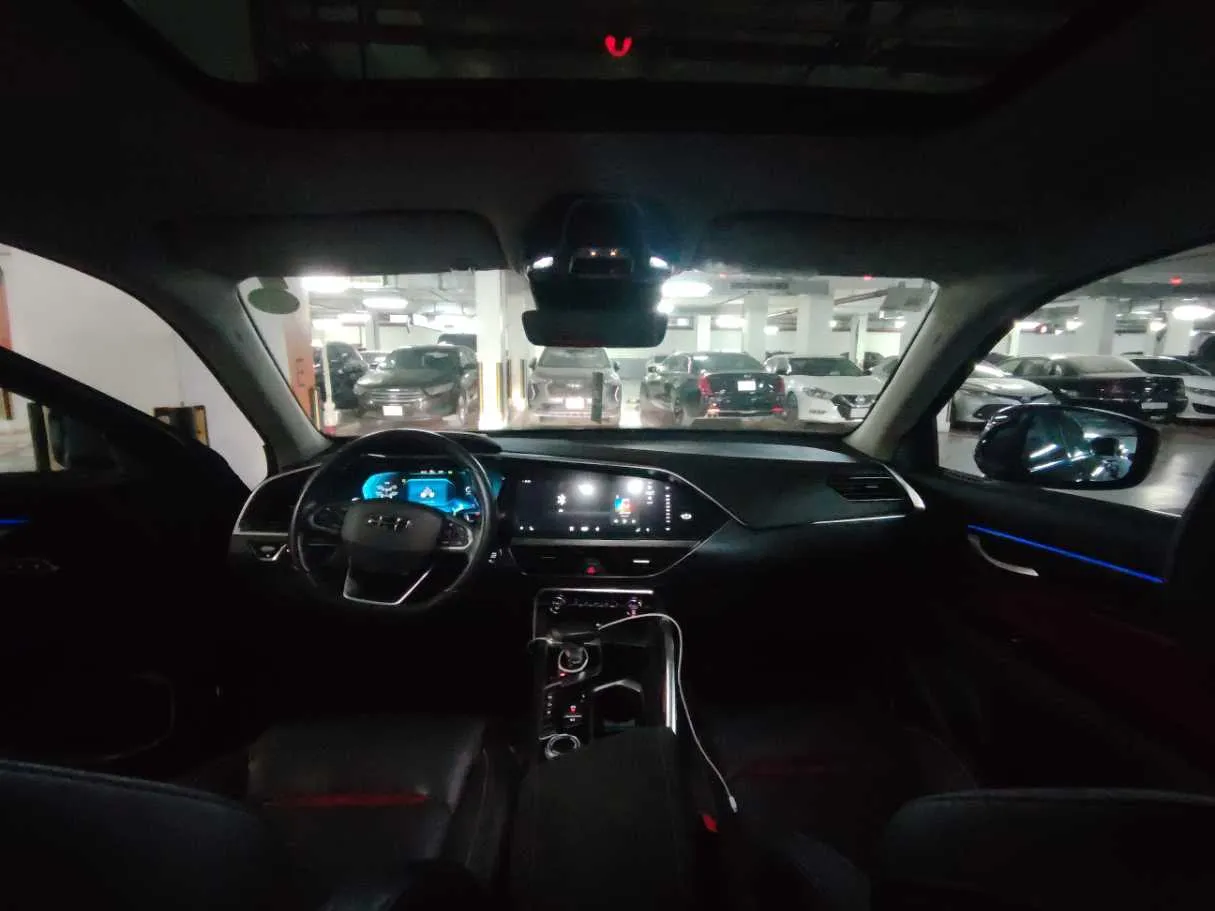 Car image 18