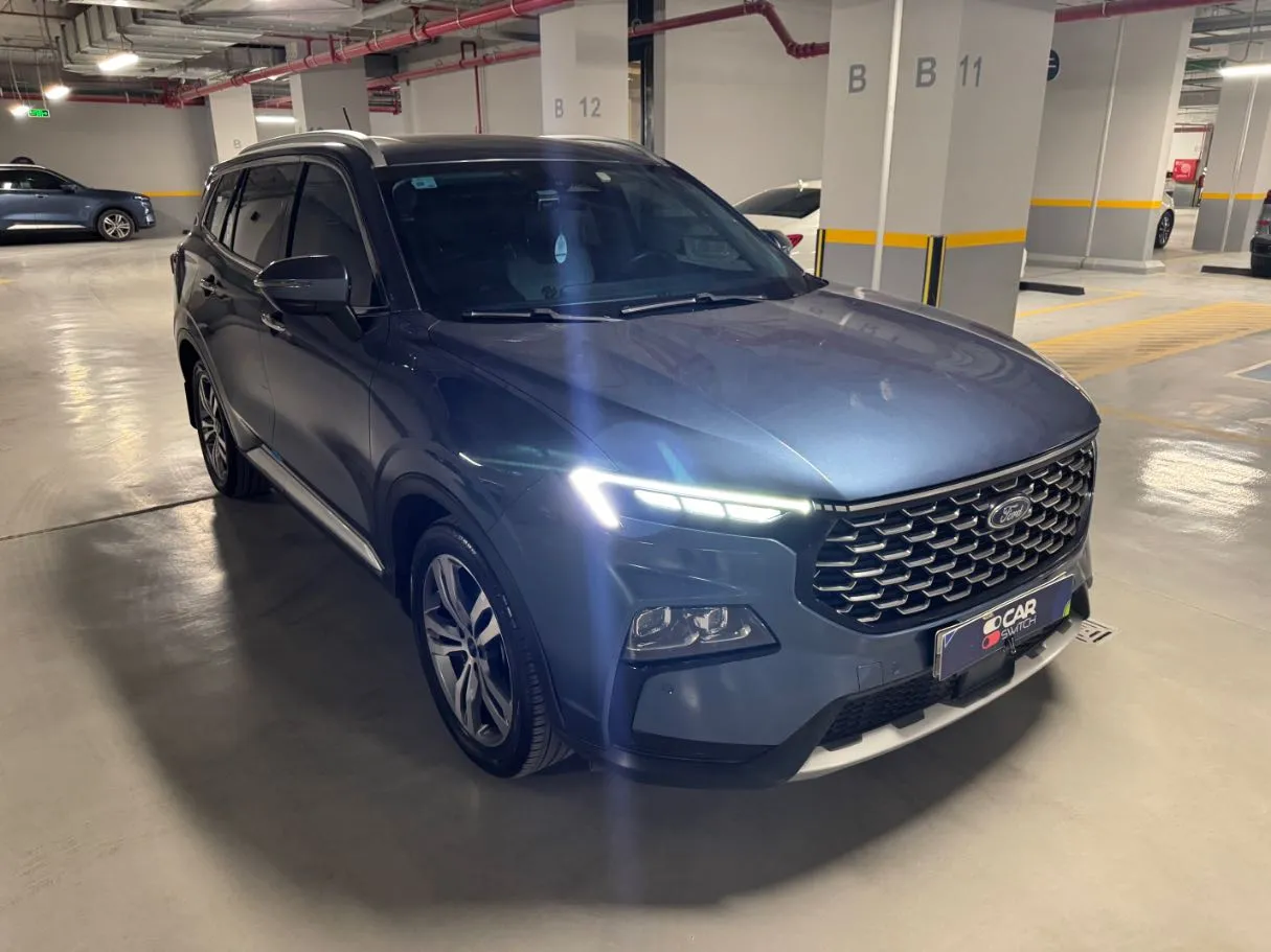 Car image 3
