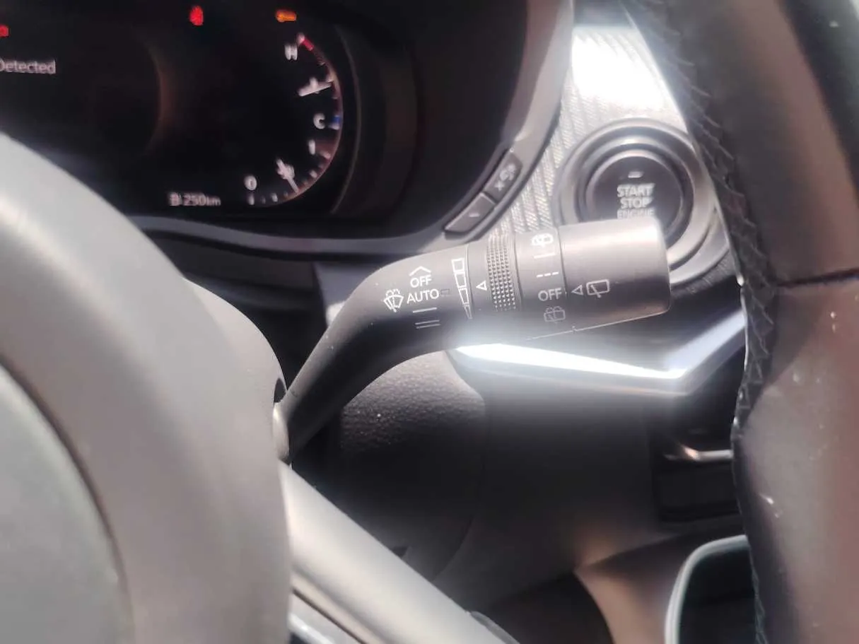 Car image 24
