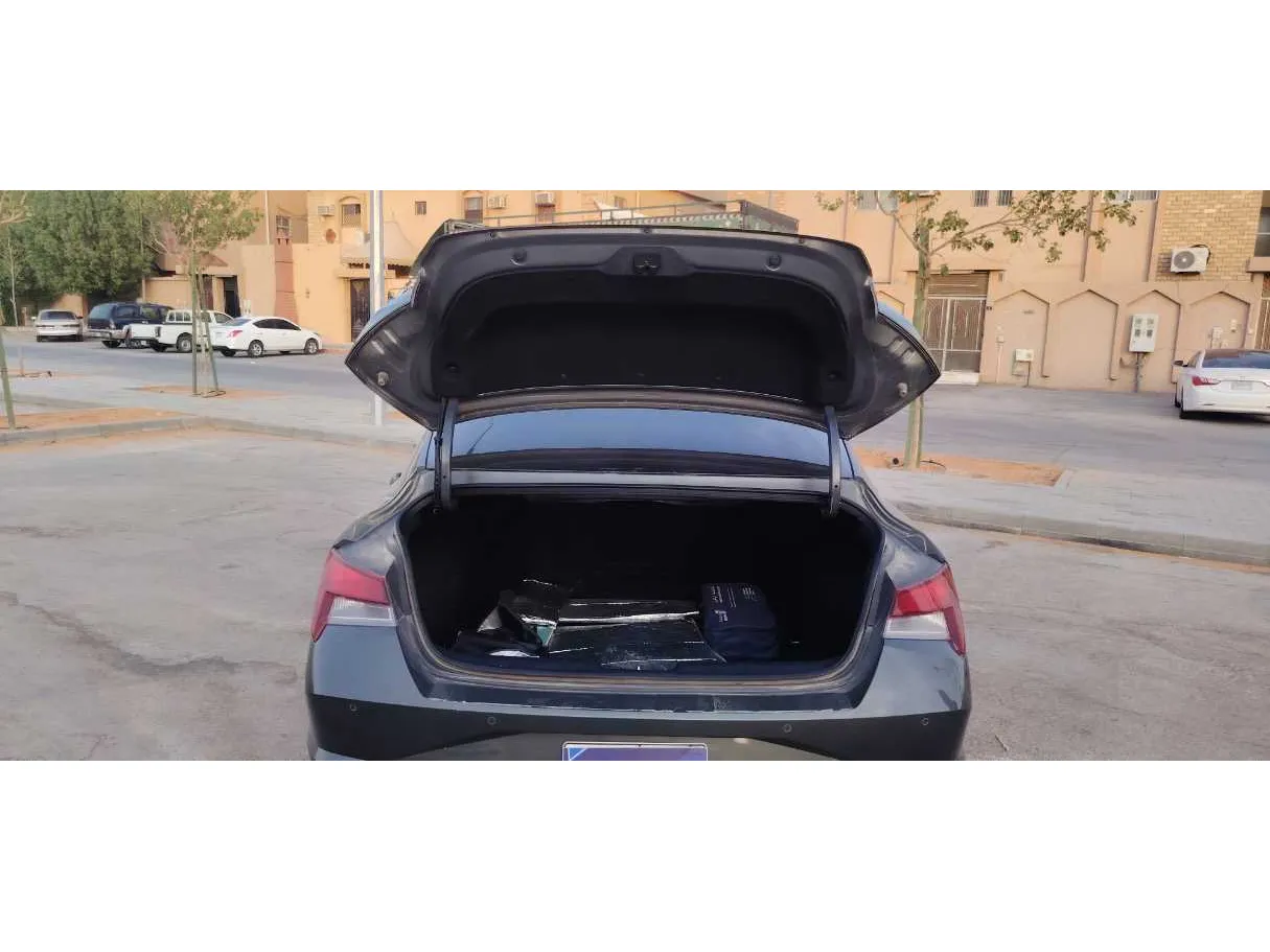 Car image 22