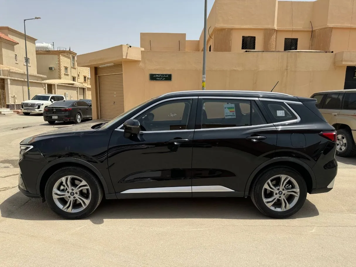 Car image 8