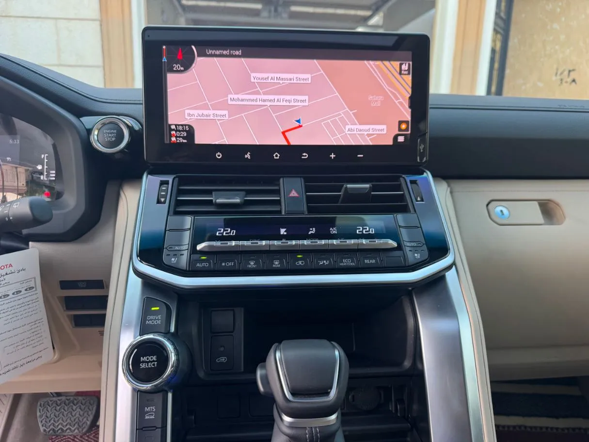 Car image 16