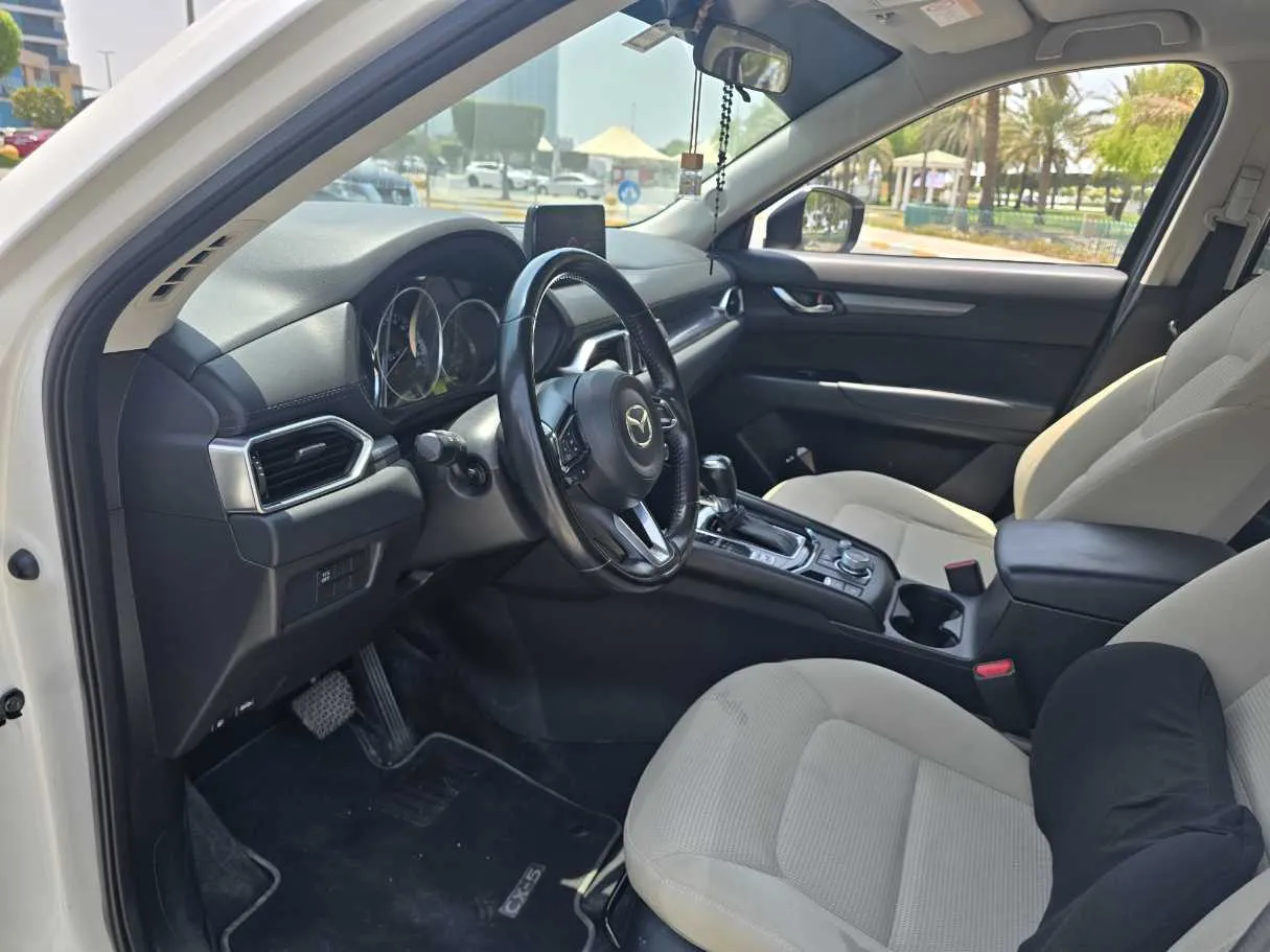 Car image 11