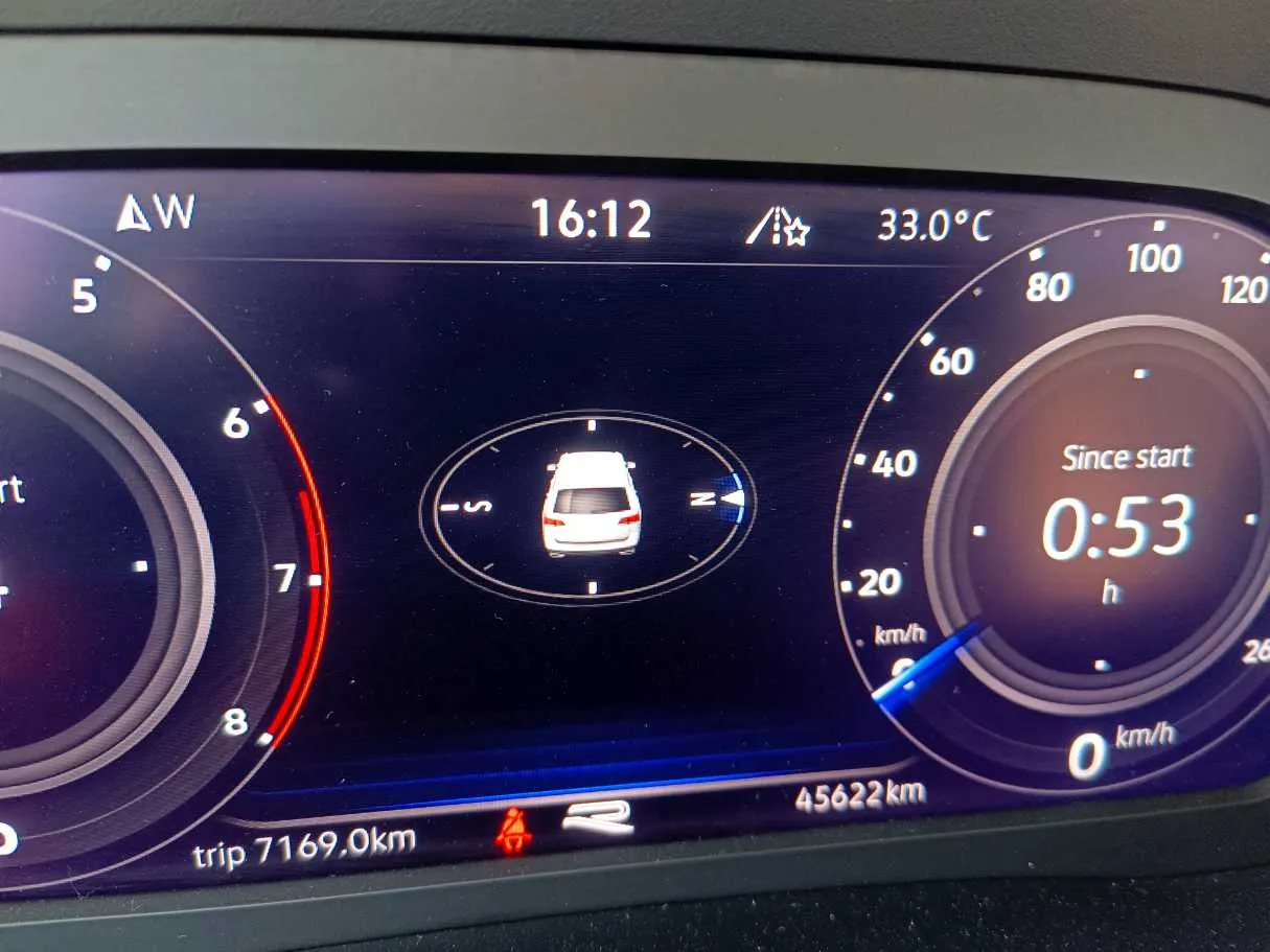 Car image 28