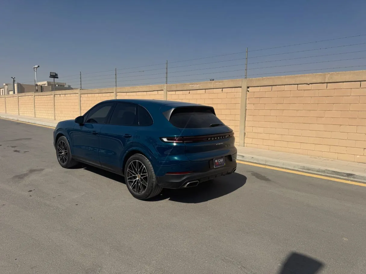 Car image 7