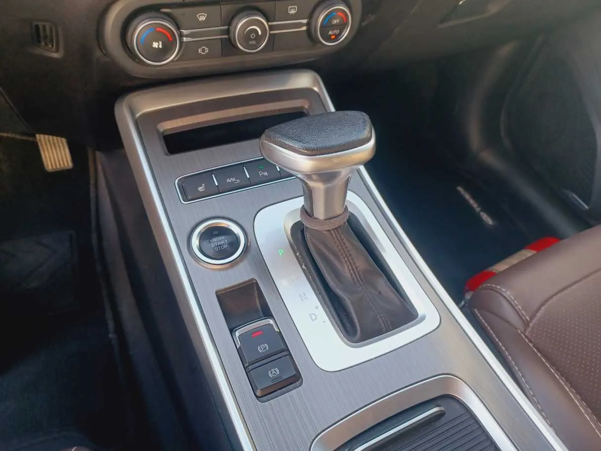 Car image 19
