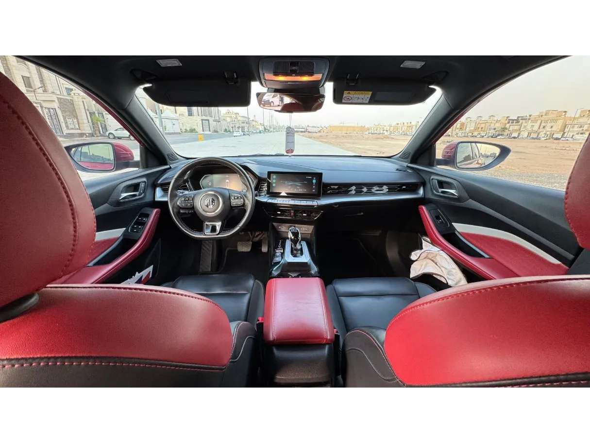 Car image 16
