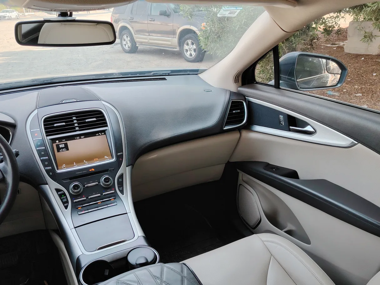 Car image 23