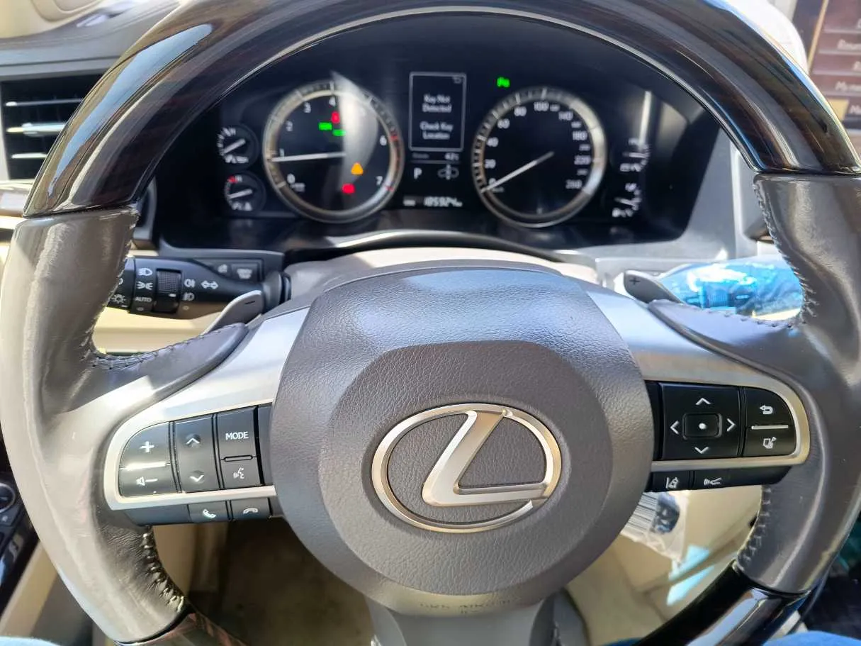 Car image 28