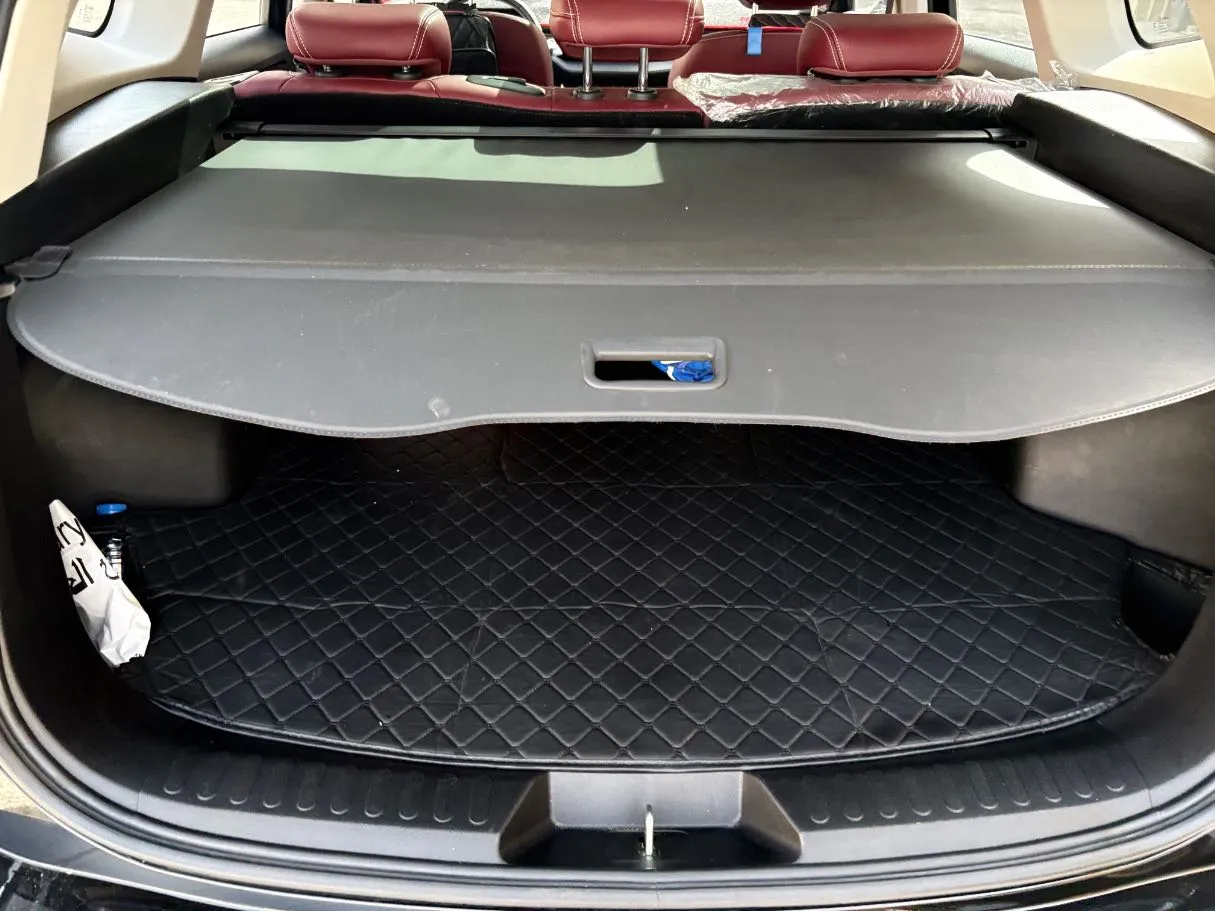Car image 26