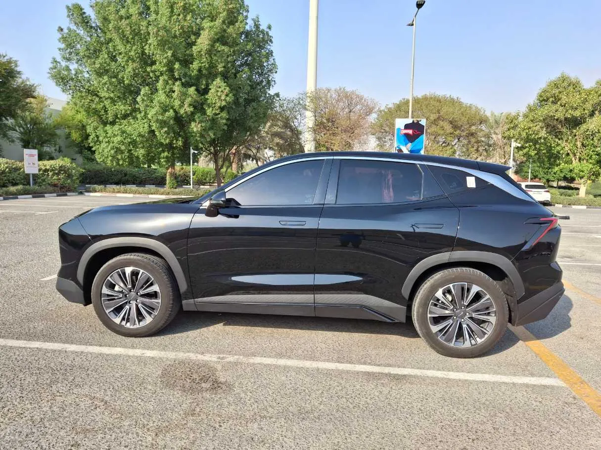 Car image 8